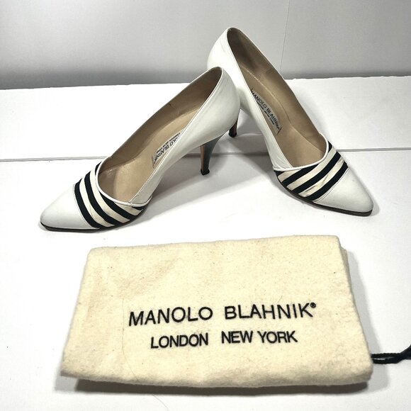 MANOLO BLAHNIK Classic Ivory Leather with Navy Linen Trim US size7 Euro 37-1/2 - Picture 1 of 10